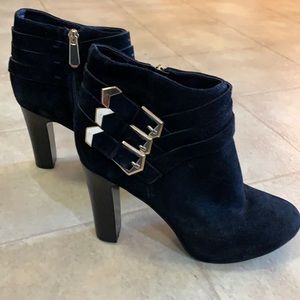 Guess block heel bootie